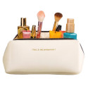 EN CADEAU :  La trousse Vanity